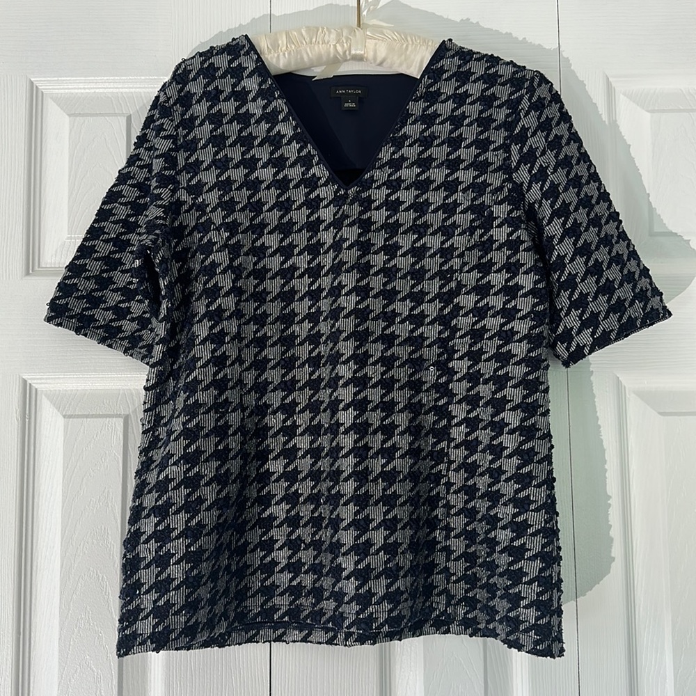 Ann Taylor houndstooth print top with sequins